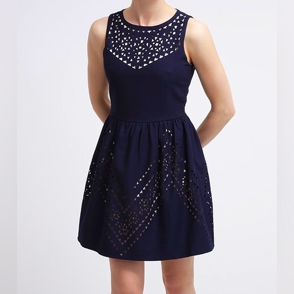 yumi Dresses & Skirts - YUMI size 16 navy dress with elasticated cinched waist